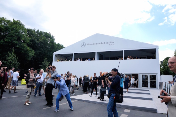 Berlin_BerlinFashionWeek_FashionWeek_MercedesBenzFashionWeek_MBFW_RebekkaRuetz_Sophiehearts1
