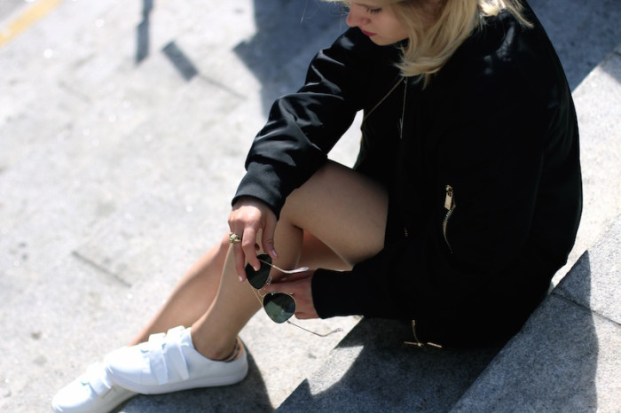 Outfit_Schwarz_Bomberjacke_Bomber_Stripes_Streifen_Sophiehearts10