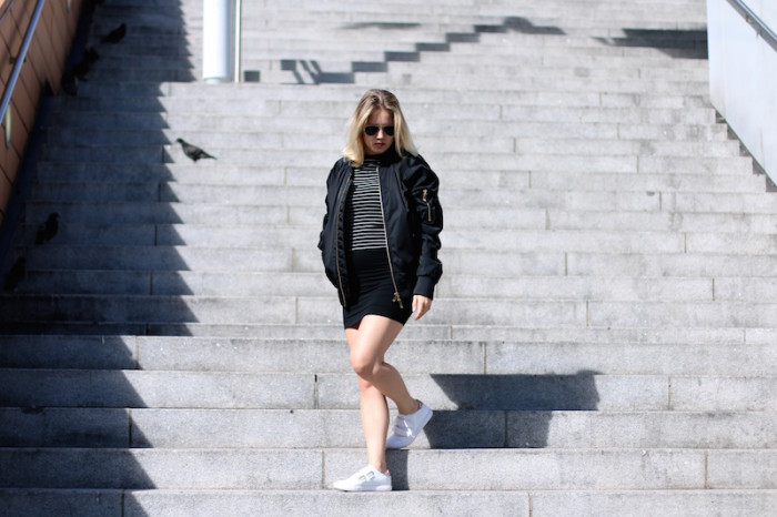 Outfit_Schwarz_Bomberjacke_Bomber_Stripes_Streifen_Sophiehearts2