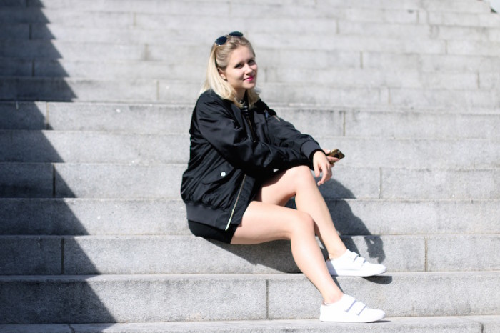Outfit_Schwarz_Bomberjacke_Bomber_Stripes_Streifen_Sophiehearts6