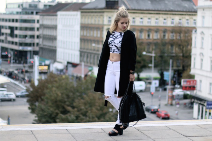 Outfit_CropTop_BlackandWhite_Sophiehearts (2 von 10)