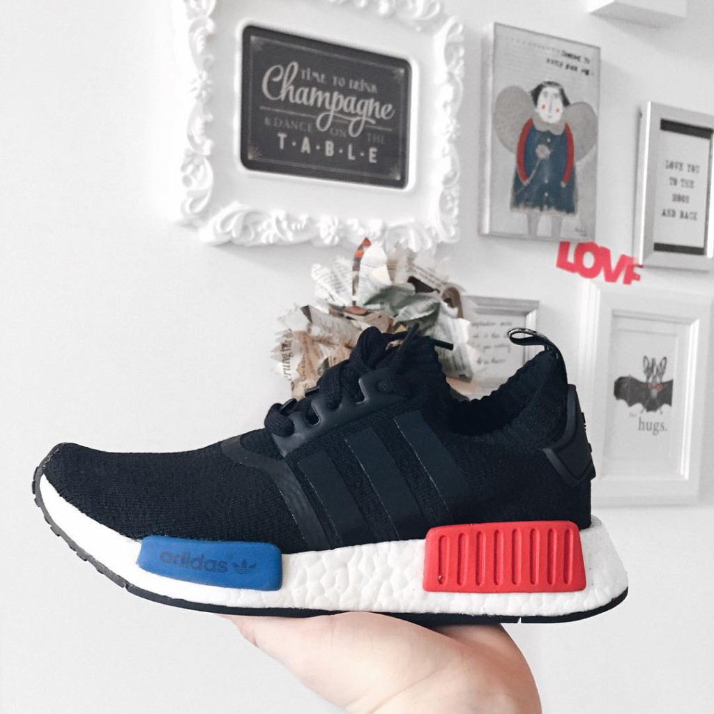 wohoooo der @adidas_at #nmd wurde heut gelauncht wie nice ist dieser schuh sneaker und laufschuh in einem - also perfekt für meinen australien trip für die wiener unter euch: gibt's im @sneakin_vienna, bei @steffl_department_store und bei der @zapateria_vienna major sneaker love ❣ thx to @threestripesonelove #sneaker #sneakerlove #kicksonfire #sneakeroftheday #sneakerporn #sophiehearts