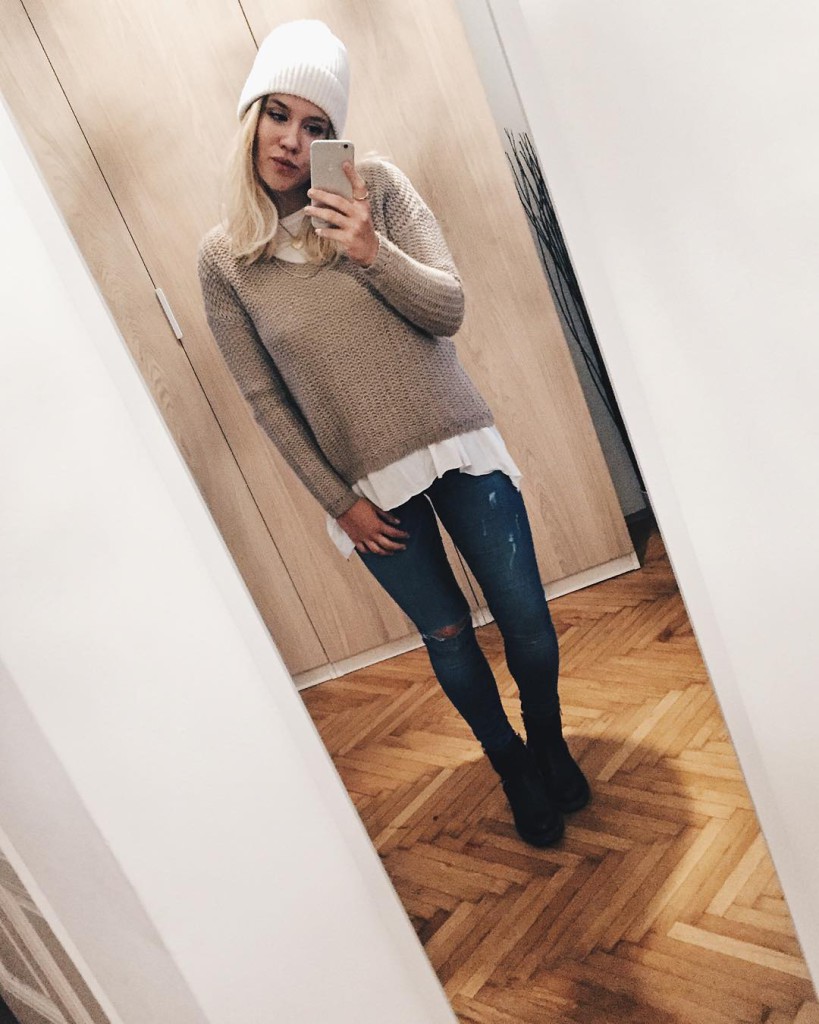 guten morgen work mode der arbeitsalltag hat mich wieder - juhuuuu aber Ich freu much jetzt schon auf mein frühstück @detoxdelight safttag 2 gestartet #ootd #outfit #outfits #outfitoftheday #fashion #fashionblog #fashiondaily #fashionista #lovedailydose #yourdailytreat #lblogger #lookbook #cozy #blue #jeans #today #metoday #knit #liveauthentic #livethelittlethings #vsco #vscocam #vscogood #vscoaward #instagoodmyphoto #detoxdelight #detoxkur #detox #sophiehearts