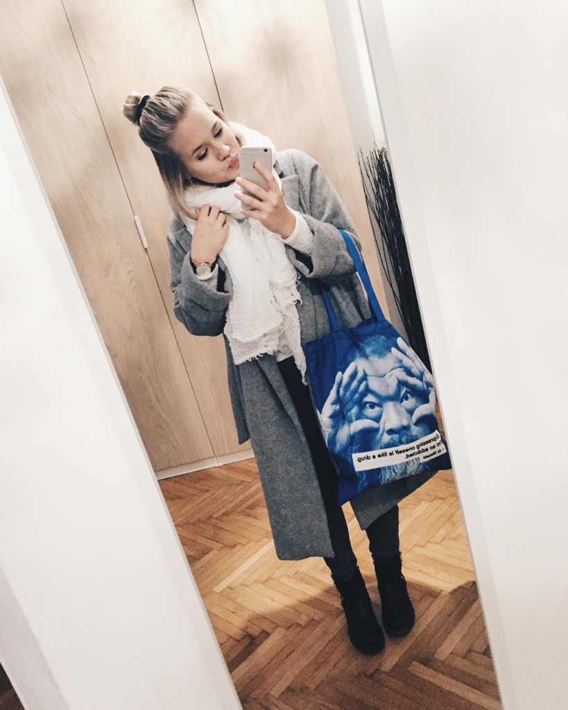 großer kuschelschal, weil mir einfach immer kalt ist der erste arbeitstag dieser woche ist schon fast geschafft ich hoffe ihr hattet heute einen guten start in die woche #outfit #outfits #outfitoftheday #ootd #fashion #fashionblog #fashionista #fashiondaily #fashionblogger #fashionaddict #streetstyle #streetfashion #livethelittlethings #liveauthentic #diewocheaufinstagram #vsco #vscocam #vscogood #vscoaward #metoday #blond #lblogger #lovedailydose #yourdailytreat #lookbook #stylebook #styleranking #styleinspiration #sophiehearts