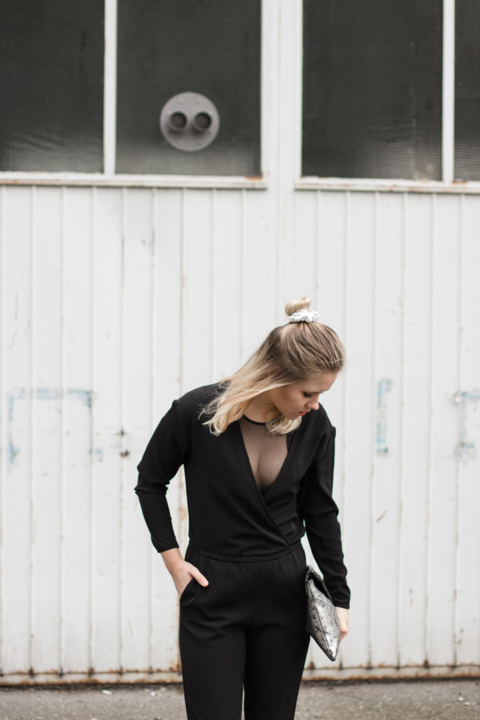 perfekte-jumpsuit-schwarz-hm-fashionblog-foodblog-wien-sophiehearts (7 von 9)