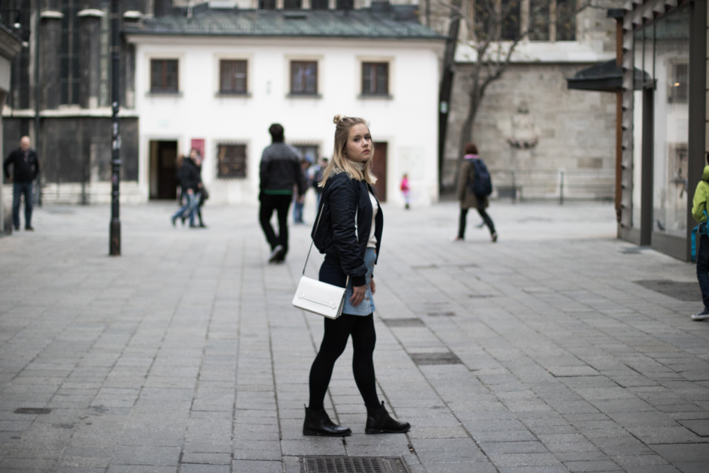Bomberjacke und Jeansrock Sophiehearts Fashionblog Foodblog Wien Vienna (1 von 14)