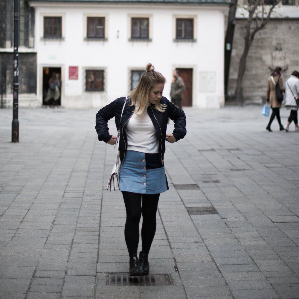 Bomberjacke und Jeansrock Sophiehearts Fashionblog Foodblog Wien Vienna (4 von 14)