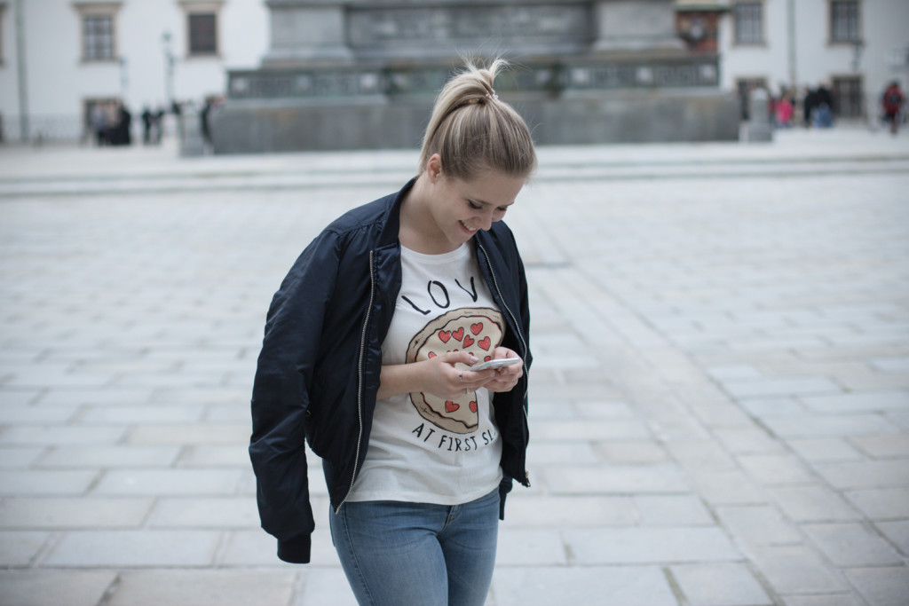 Musthave-Bomberjacke-Outfit-Outfitpost-Fashion-Fashionpost-Fashionblog-Foodblog-Wien-Vienna-Sophiehearts5