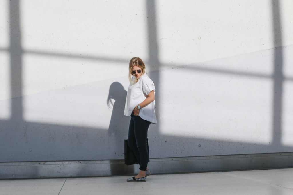 outfit ootd weisse bluse schwarze hose espandrillos sophiehearts fashionblog foodblog wien vienna (3 von 14)