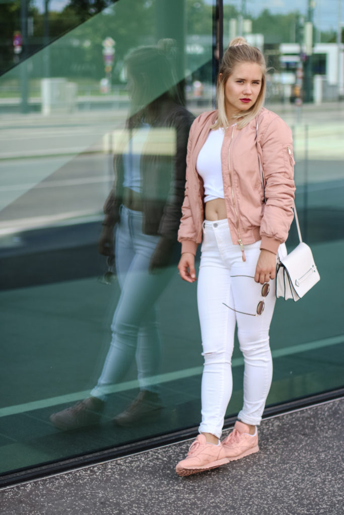 Rosa Bomberjacke Fashionblog Foodblog Lifestyleblog Sophiehearts Vienna Wien (12 von 16)