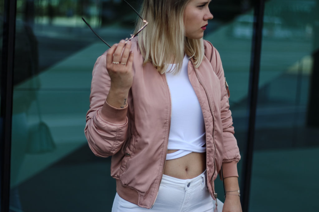 Rosa Bomberjacke Fashionblog Foodblog Lifestyleblog Sophiehearts Vienna Wien (8 von 16)