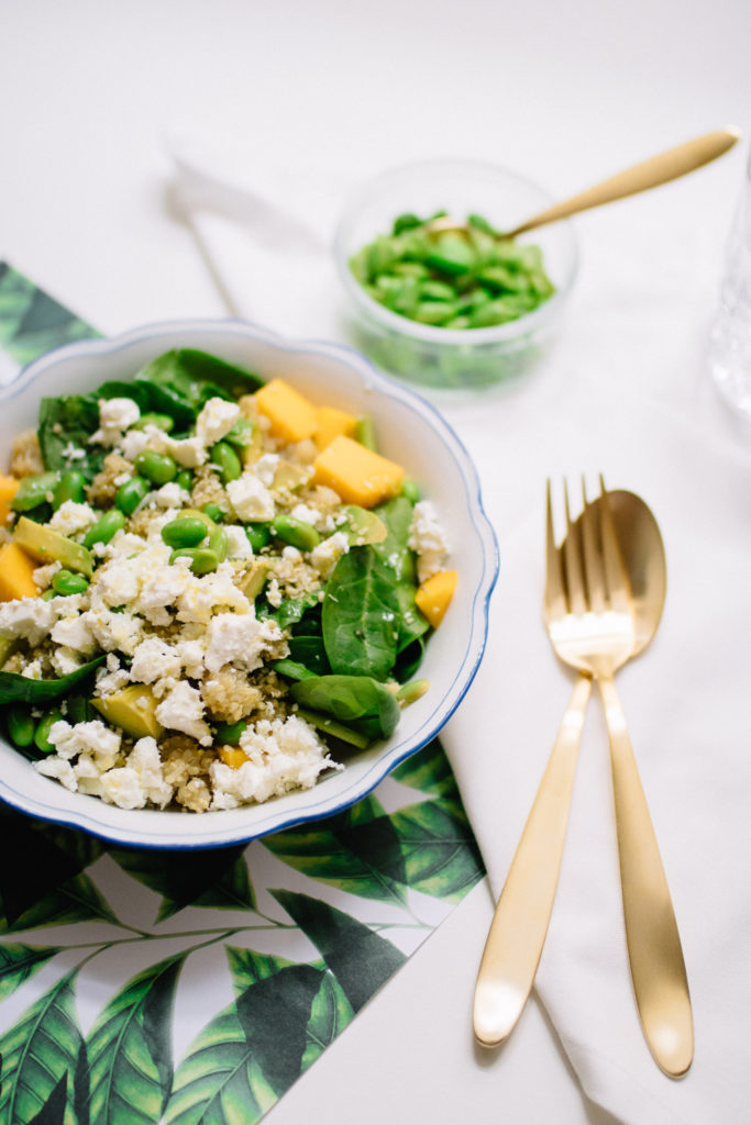 FRÜHLINGSHAFTER EDAMAME-QUINOA SALAT - www.sophiehearts.com