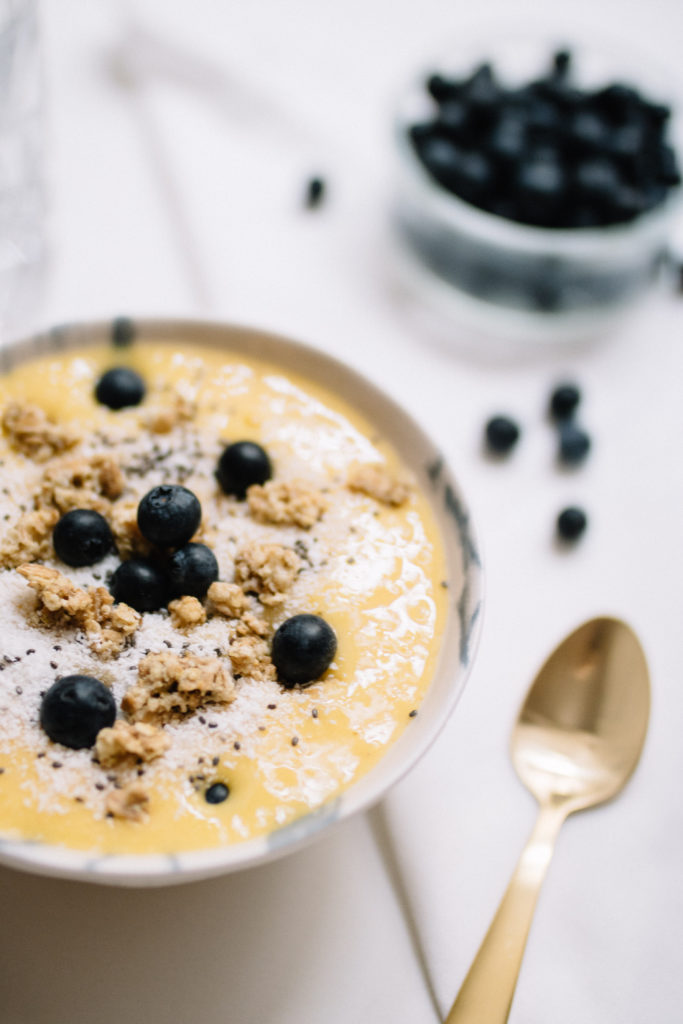 vegane mango smoothie bowl lifestyle blog food blog sophiehearts
